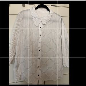 White Textured Button-Up Blouse - Women